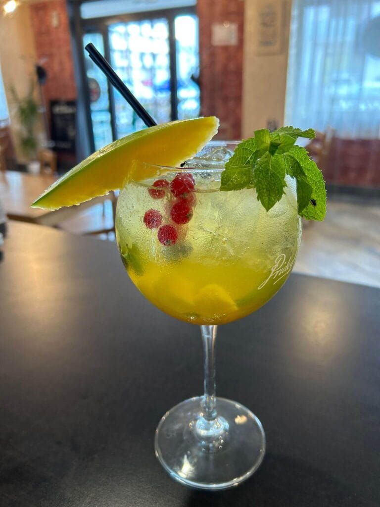 Aperol Spritz, Restaurant Colțu' Cu Bucate