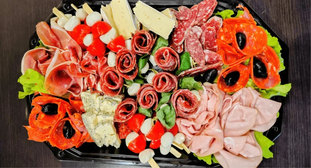 Platoul Brânzeturi și Mezeluri, oferit de restaurantul Colțu' Cu Bucate, din Ghimbav, Brașov.