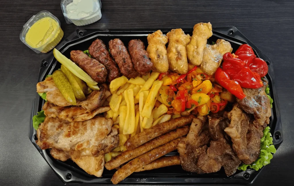 Platoul Colțu' Cu Bucate, oferit de restaurantul Colțu' Cu Bucate, din Ghimbav, Brașov.
